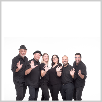 Foto. Suonova in nero - Salutatio